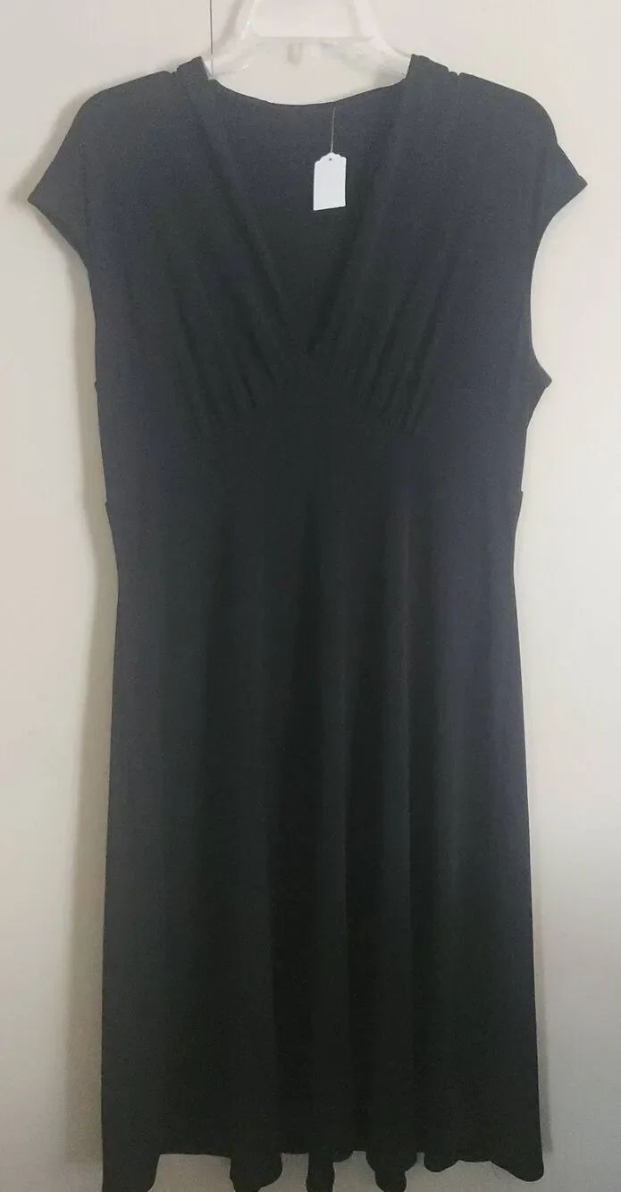 D41 BClassic back fit & flare v-neck cap sleeve dress-soft gathered empire waist